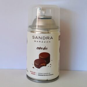 Aerosol Alfajor negro de Sandra Marzzán